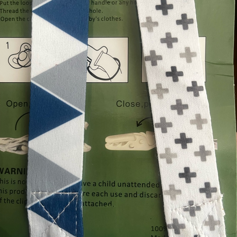 Pacifier clips - Picture 2 of 3